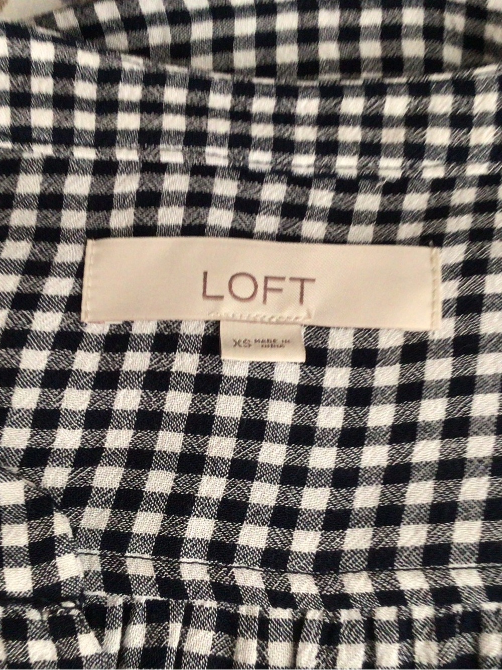 BUNDLE OF “6” TOPS- FLORALS,PAISLEY, CHECKED— SIZE XSM - Picture 12 of 14